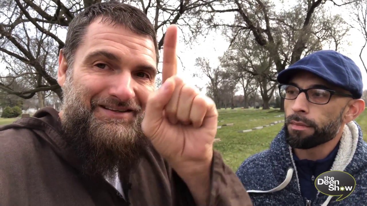 In this episode of The Deen Show, Eddie engages in a meaningful conversation with Yusuf, a Latino Muslim, as they walk thr...