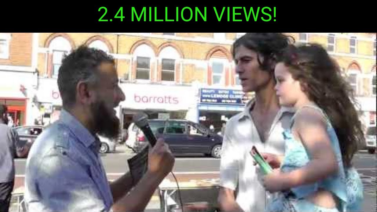 Damian chooses to accept Islam and takes his Shahadah at the Dawah table in North London. Please could you support the Da'...