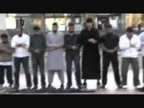 What is Description of the Prophet&rsquo;s prayer ?.Praise be to Allah1 &ndash; Facing the direction of the Ka&rsquo;bah
1...