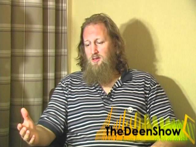 Eddie from 'The Deen Show' interviews Abdur Raheem Green in Urdu.